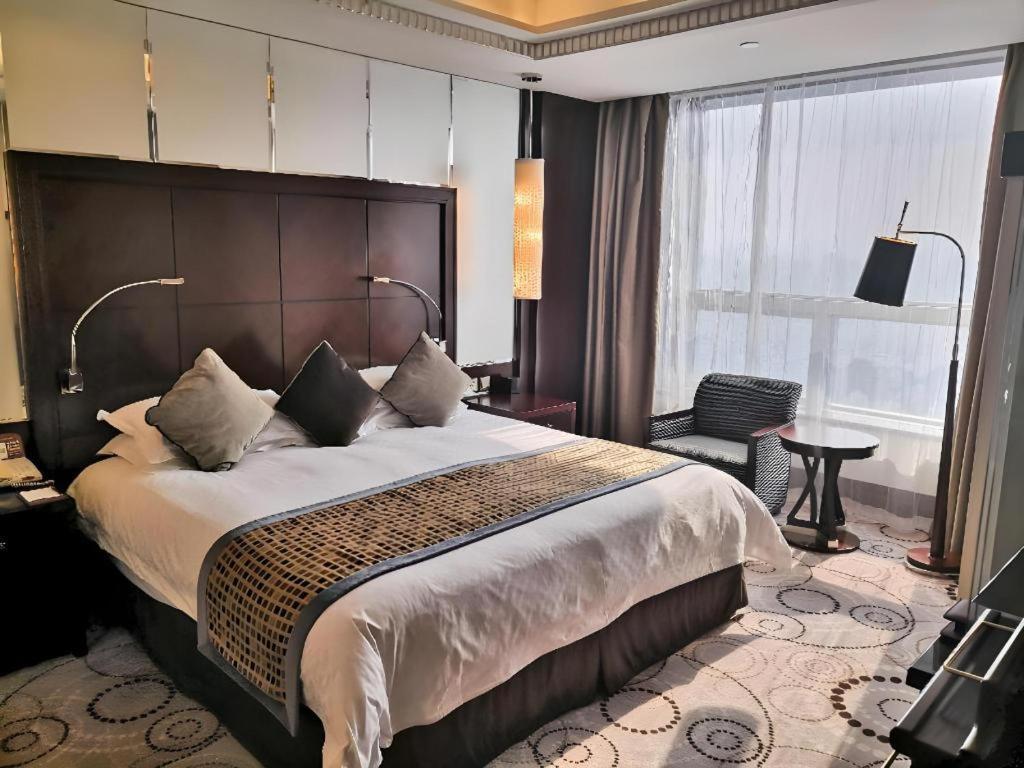 Grand Soluxe Zhongyou Hotel Xangai Exterior foto